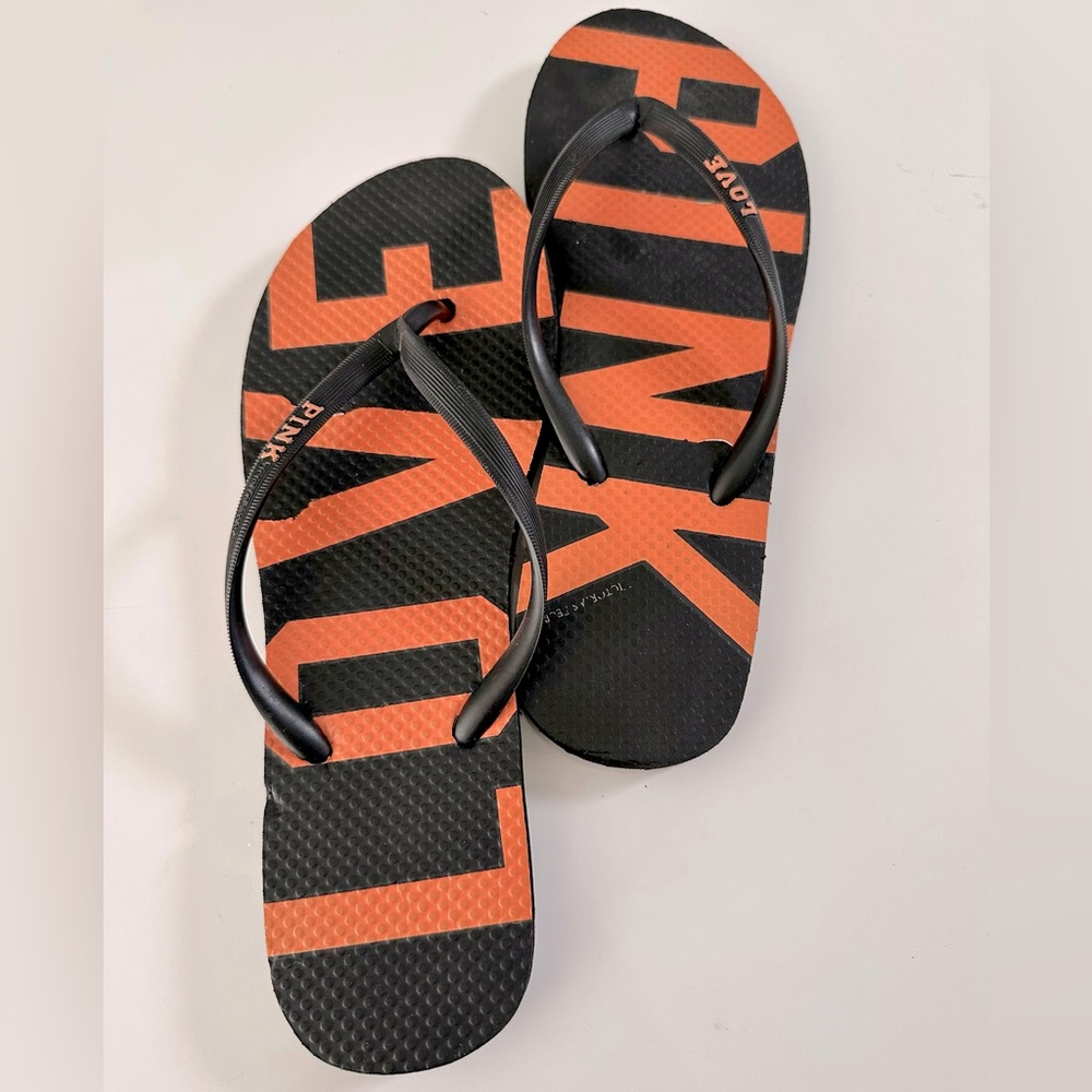 PINK: flip flops size 7/8